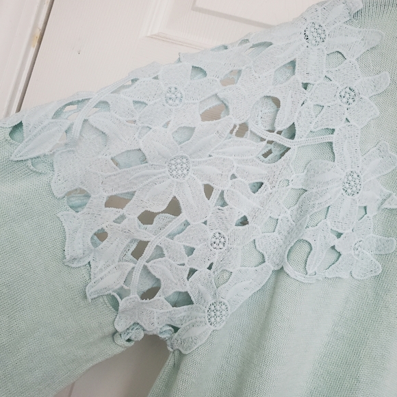 Forever 21 Cold Shoulder Sweater - Picture 4 of 5